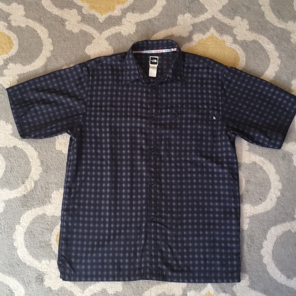 Men’s Large,  North Face short sleeve button up.